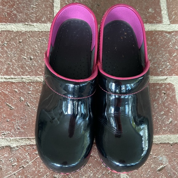 Sanita “Zenia” The Original Danish Patent Leather Clogs - Picture 4 of 15